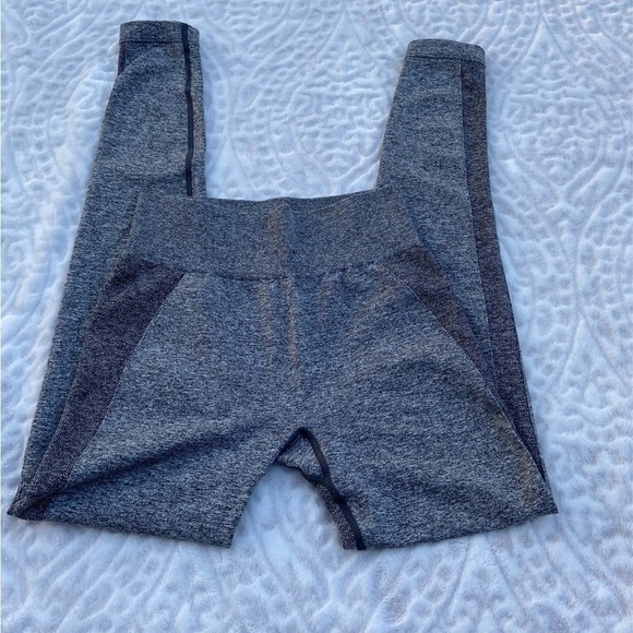 Gymshark Flex Athletic High Waisted Leggings Gray with Pink Logo - Picture 6 of 6